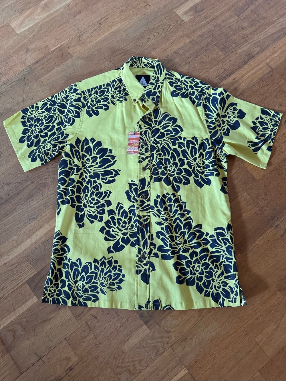 Men’s Sig Zan/ Sig on Smith aloha shirt button down NWT size M